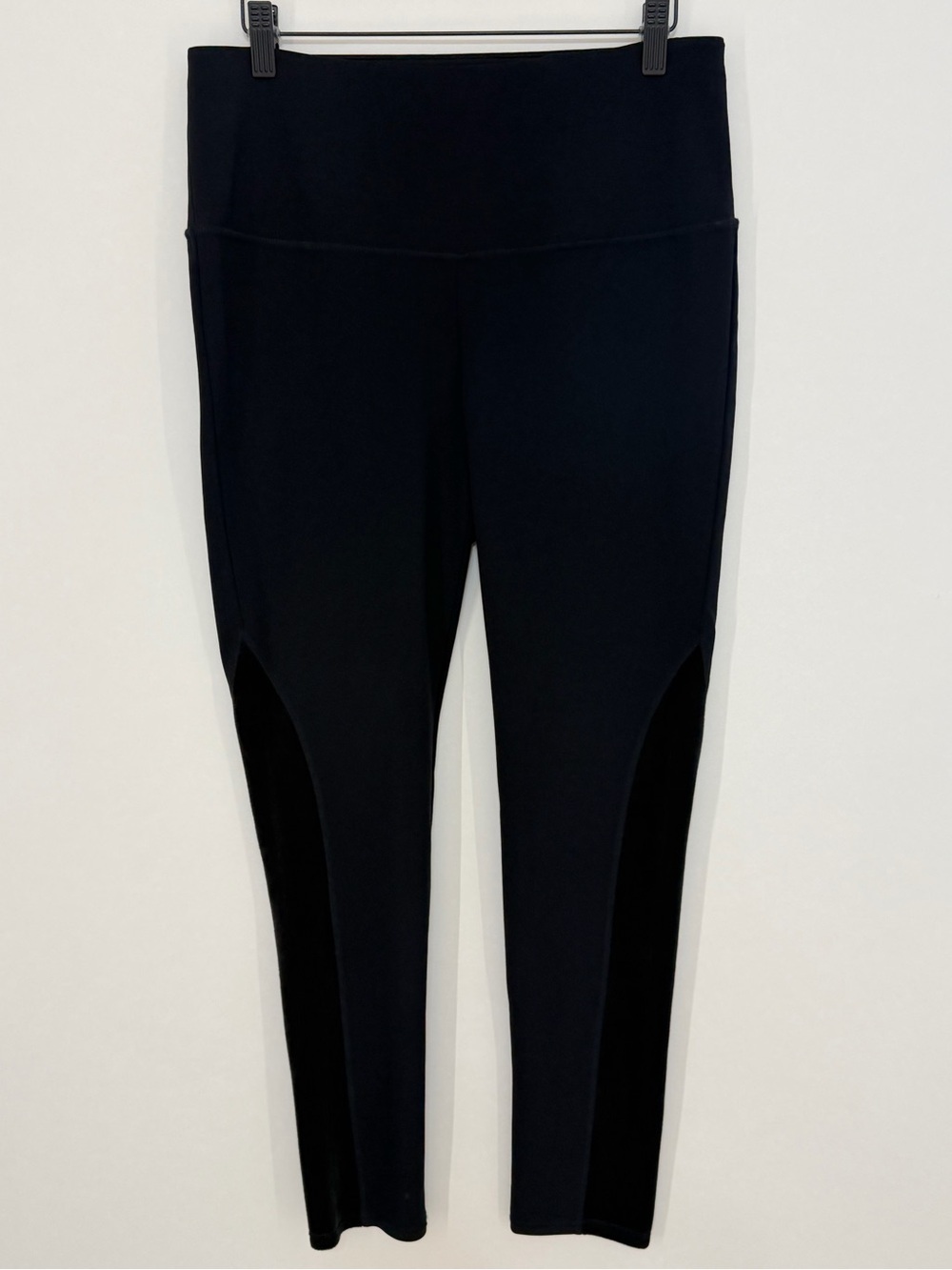 Chico's Zenergy Women's Black Crop Legging With Velvet Panels Size 1 (8)